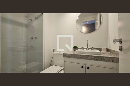 Banheiro de kitnet/studio para alugar com 1 quarto, 28m² em Vila Mariana, São Paulo