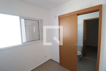 Quarto 1 - Suíte de casa de condomínio para alugar com 3 quartos, 81m² em Granja Marileusa, Uberlândia