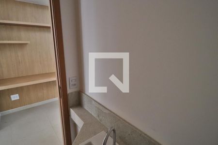 Lavabo de casa de condomínio para alugar com 3 quartos, 81m² em Granja Marileusa, Uberlândia