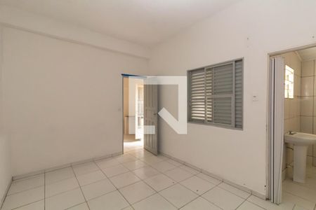 Sala/Quarto de casa para alugar com 1 quarto, 40m² em Vila Carmosina, São Paulo