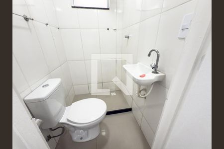 Banheiro Social de kitnet/studio para alugar com 1 quarto, 45m² em Penha Circular, Rio de Janeiro