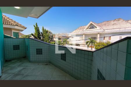 Sacada da Suíte 1 de casa de condomínio à venda com 3 quartos, 300m² em Vargem Pequena, Rio de Janeiro