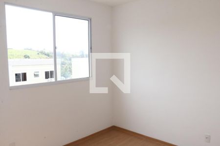 Quarto 2 de apartamento para alugar com 2 quartos, 48m² em Jardim Alvorada, Nova Iguaçu