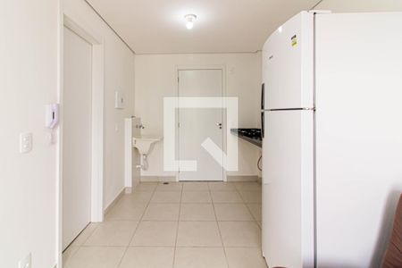 Sala de apartamento para alugar com 1 quarto, 32m² em Parque Industrial Tomas Edson, São Paulo