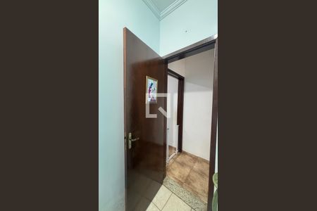 Lavabo de casa para alugar com 3 quartos, 200m² em Utinga, Santo André
