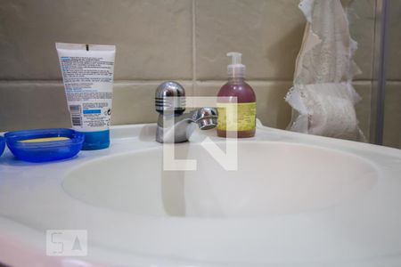 Banheiro social de casa à venda com 5 quartos, 180m² em Pinheiros, São Paulo