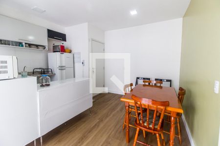 Sala de apartamento para alugar com 2 quartos, 45m² em Jardim Copiuva, Carapicuíba