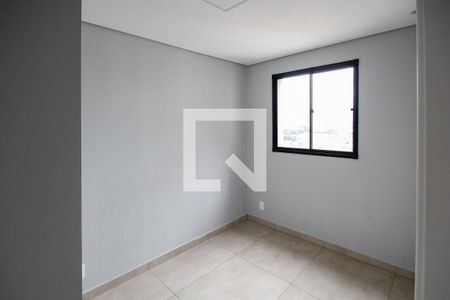 Quarto 2 de apartamento para alugar com 2 quartos, 44m² em Vila Albertina, São Paulo