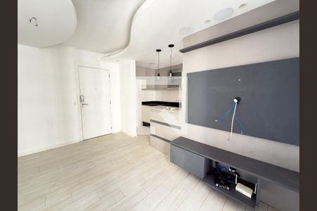 Sala de apartamento para alugar com 2 quartos, 47m² em Parada de Lucas, Rio de Janeiro