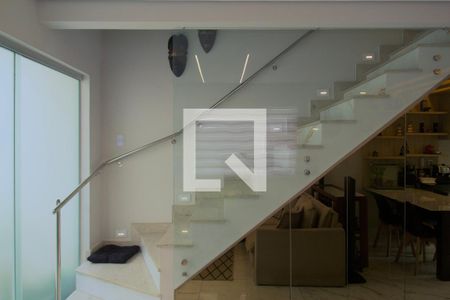Sala de casa de condomínio para alugar com 2 quartos, 100m² em Santa Monica, Belo Horizonte