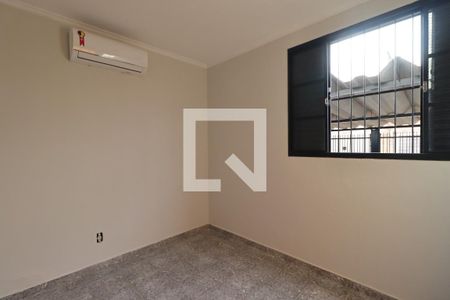 Suíte de apartamento para alugar com 2 quartos, 70m² em Residencial E Comercial Palmares, Ribeirão Preto