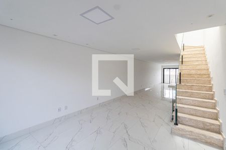 Sala/Cozinha de casa à venda com 3 quartos, 230m² em Vila Sao Geraldo, São Paulo