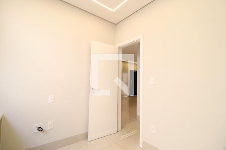 Quarto 1 de casa de condomínio para alugar com 3 quartos, 100m² em Laranjeiras, Uberlândia