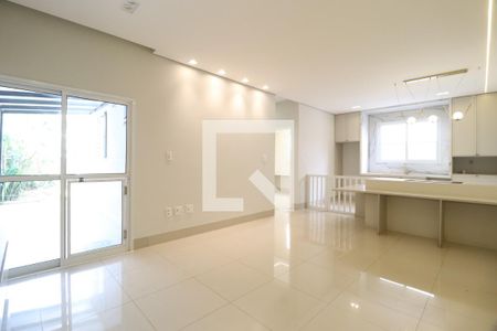 Sala de casa de condomínio para alugar com 3 quartos, 100m² em Laranjeiras, Uberlândia