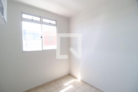 Quarto 2 de apartamento para alugar com 2 quartos, 48m² em Shopping Park, Uberlândia