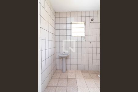 Banheiro de casa para alugar com 1 quarto, 28m² em Vila Marieta, São Paulo