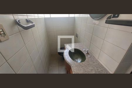 Banheiro de casa para alugar com 6 quartos, 480m² em Alto Barroca, Belo Horizonte