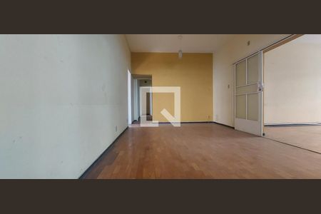Sala de casa para alugar com 6 quartos, 480m² em Alto Barroca, Belo Horizonte