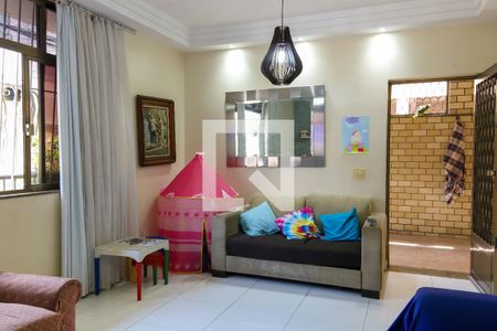 Sala de casa de condomínio à venda com 3 quartos, 295m² em Piedade, Rio de Janeiro