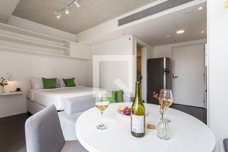 Studio de kitnet/studio para alugar com 1 quarto, 28m² em Jardim das Bandeiras, São Paulo