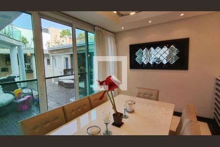 Sala  de casa de condomínio para alugar com 4 quartos, 525m² em Jardim Residencial Suzano, Suzano