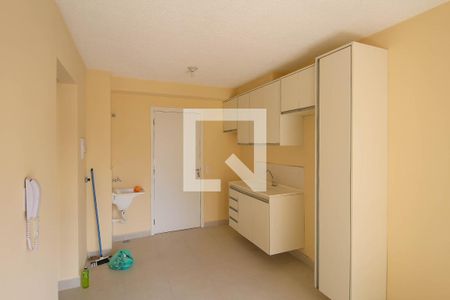 Sala/Cozinha de apartamento para alugar com 2 quartos, 34m² em Vila Graciosa, São Paulo