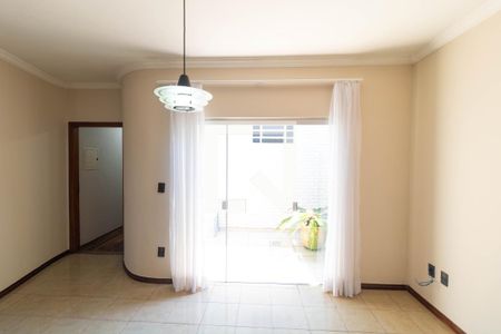 Sala 02 de casa para alugar com 3 quartos, 180m² em Parque da Figueira, Campinas