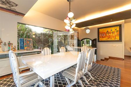 Casa à venda com 3 quartos, 318m² em Butantã, São Paulo