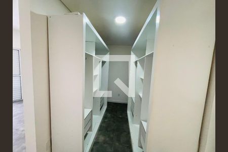 Closet de casa para alugar com 4 quartos, 263m² em Parque Continental Ii, Guarulhos