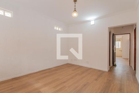 Casa para alugar com 5 quartos, 220m² em Vila Assis Brasil, Mauá