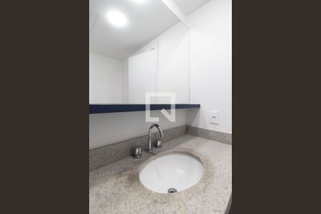 Banheiro de apartamento para alugar com 1 quarto, 25m² em Bela Vista, Porto Alegre