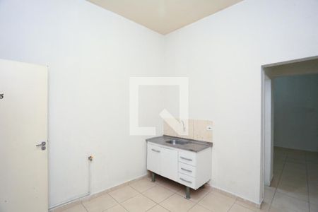 Sala/Cozinha de kitnet/studio para alugar com 1 quarto, 25m² em Jardim Piracuama, São Paulo