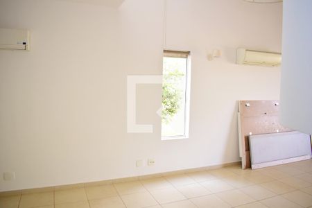 Sala de casa de condomínio para alugar com 3 quartos, 260m² em Vila do Golf, Ribeirão Preto