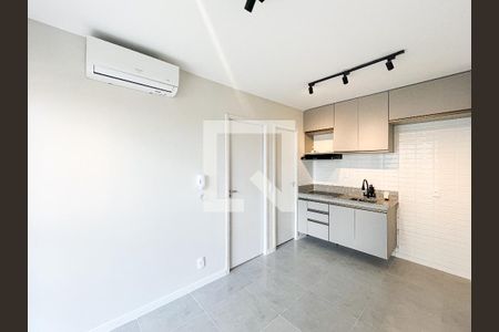 Sala/Cozinha de apartamento para alugar com 1 quarto, 29m² em Vila Romana, São Paulo