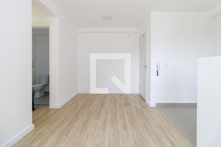Sala de kitnet/studio para alugar com 2 quartos, 45m² em Jardim São Luís, São Paulo