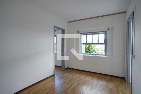 Sala de casa para alugar com 1 quarto, 44m² em Jardim Sabará, Porto Alegre