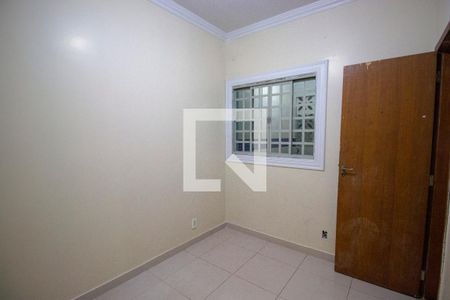 Quarto 1 de casa para alugar com 2 quartos, 50m² em Sambaia, Brasília