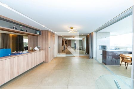 Sala 1 de apartamento à venda com 3 quartos, 225m² em Santa Lúcia, Belo Horizonte