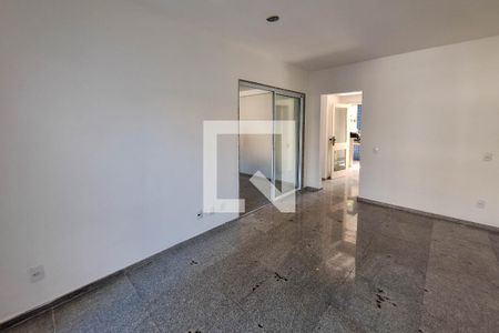 Sala 1 de casa para alugar com 4 quartos, 180m² em Piratininga, Niterói