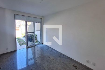 Sala 2 de casa para alugar com 4 quartos, 180m² em Piratininga, Niterói