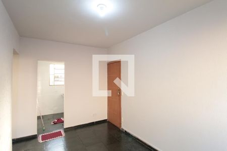 Sala de casa de condomínio para alugar com 2 quartos, 50m² em São João Batista, Belo Horizonte