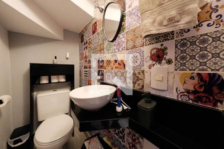 Lavabo de casa de condomínio à venda com 2 quartos, 52m² em Jardim Triana, São Paulo