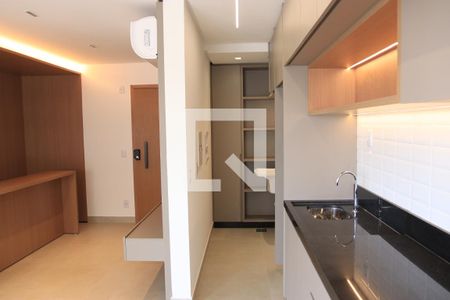 Cozinha e Área de Serviço de apartamento para alugar com 3 quartos, 86m² em Setor Marista, Goiânia