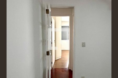 Corredor de apartamento à venda com 3 quartos, 178m² em Parque Imperial, São Paulo