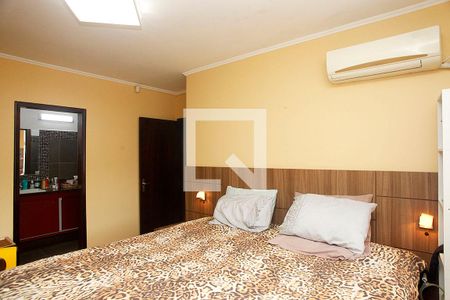 Quarto 1 Suíte de casa à venda com 3 quartos, 260m² em Petrópolis, Porto Alegre