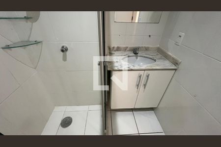 Banheiro de apartamento à venda com 3 quartos, 70m² em Jardim Santa Genebra, Campinas