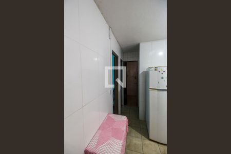 Corredor de apartamento para alugar com 2 quartos, 52m² em Conjunto Habitacional Presidente Castelo Branco, Carapicuíba
