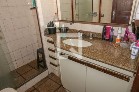 Banheiro de casa à venda com 3 quartos, 250m² em Alto da Lapa, São Paulo