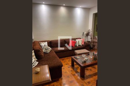 Casa à venda com 4 quartos, 200m² em Cambuci, São Paulo