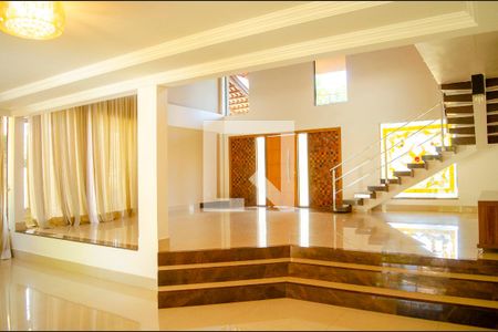 Sala de casa de condomínio para alugar com 6 quartos, 1200m² em Residencial Aldeia do Vale, Goiânia